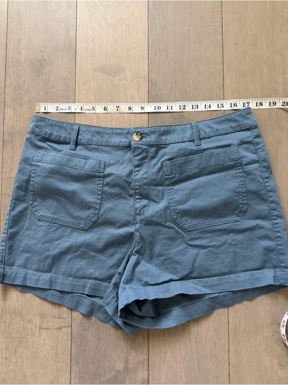 Quince patch pocket shorts